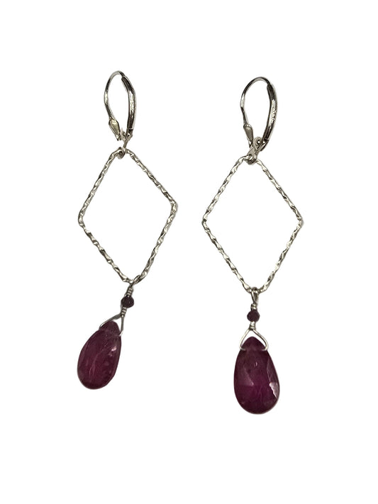 Ruby Drops on Textured SS Diamonds Frame