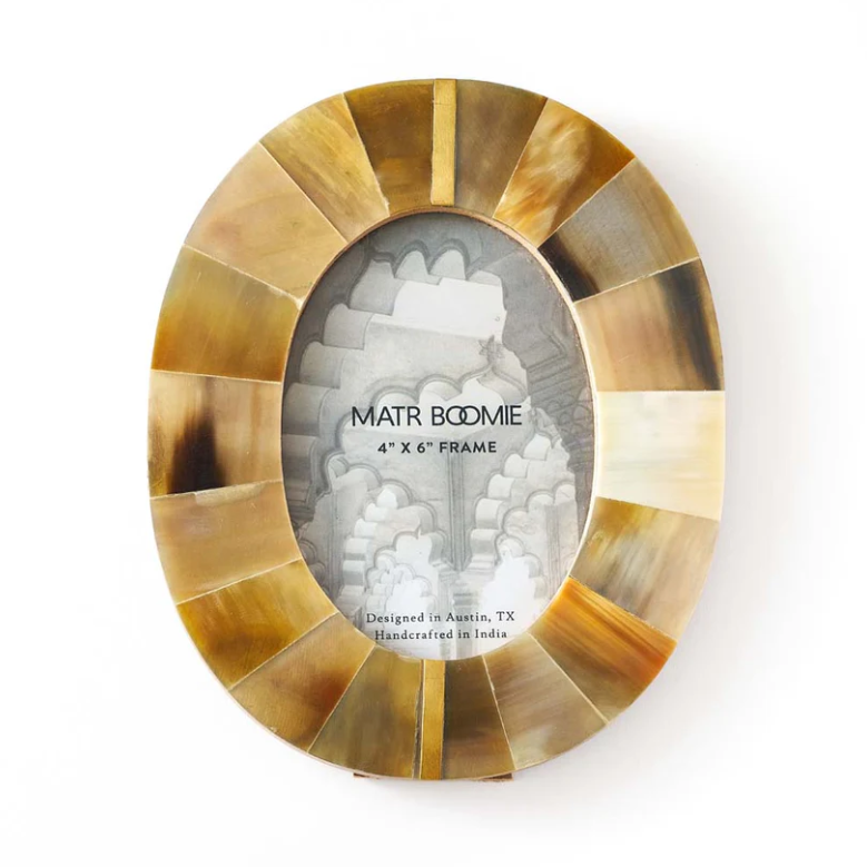 Kachhua 4x6 Oval Picture Frame - Horn, Brass Inlay